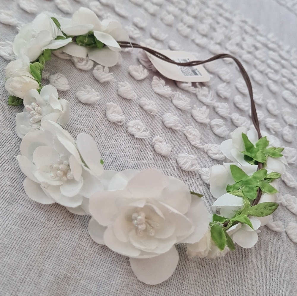 Claire's flower crown, white